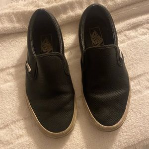 Black slide on Vans